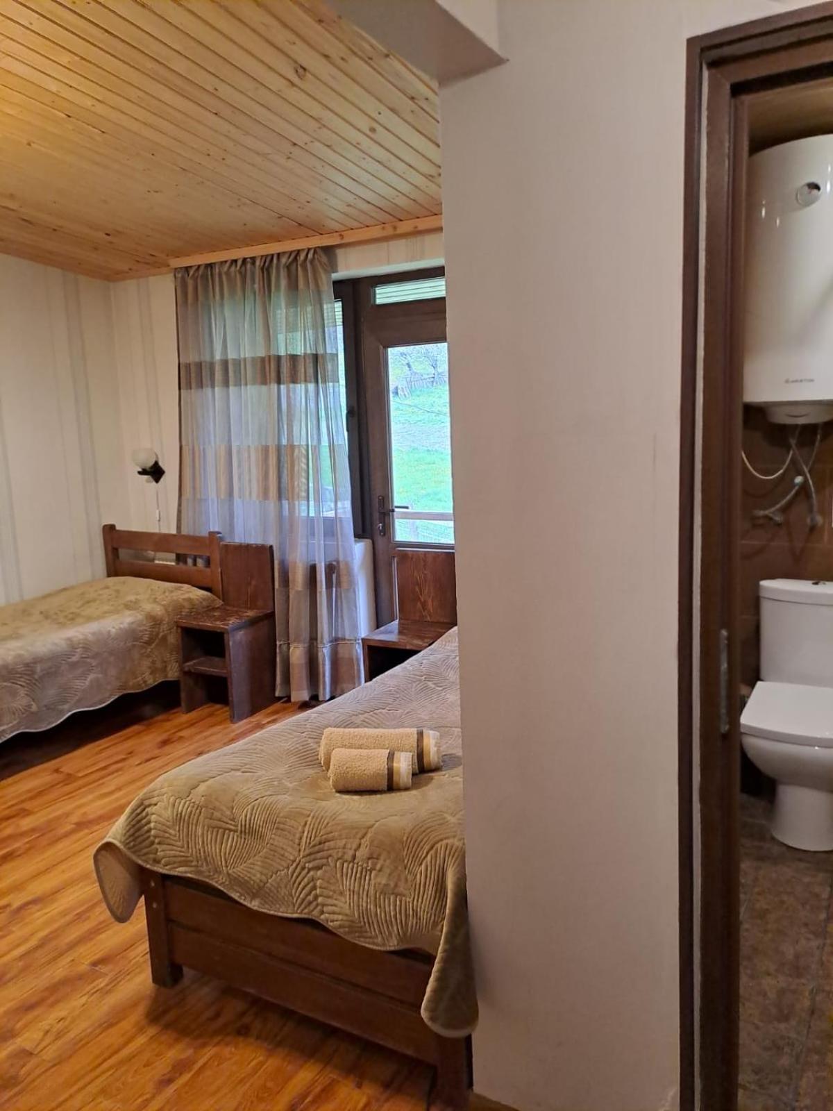 Guest House Kaldani Mestia Bagian luar foto